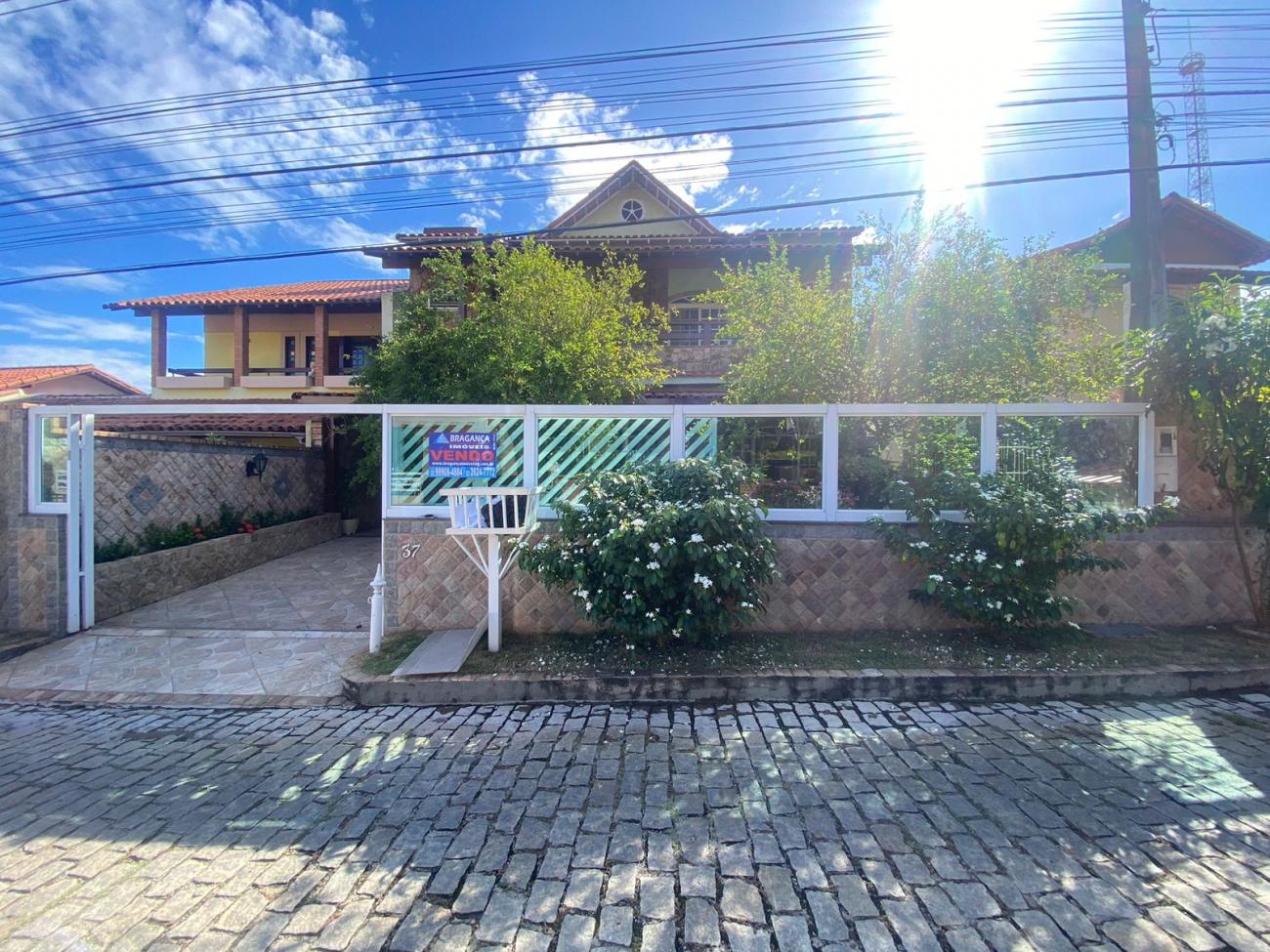 Casa Alto-Padrão a venda