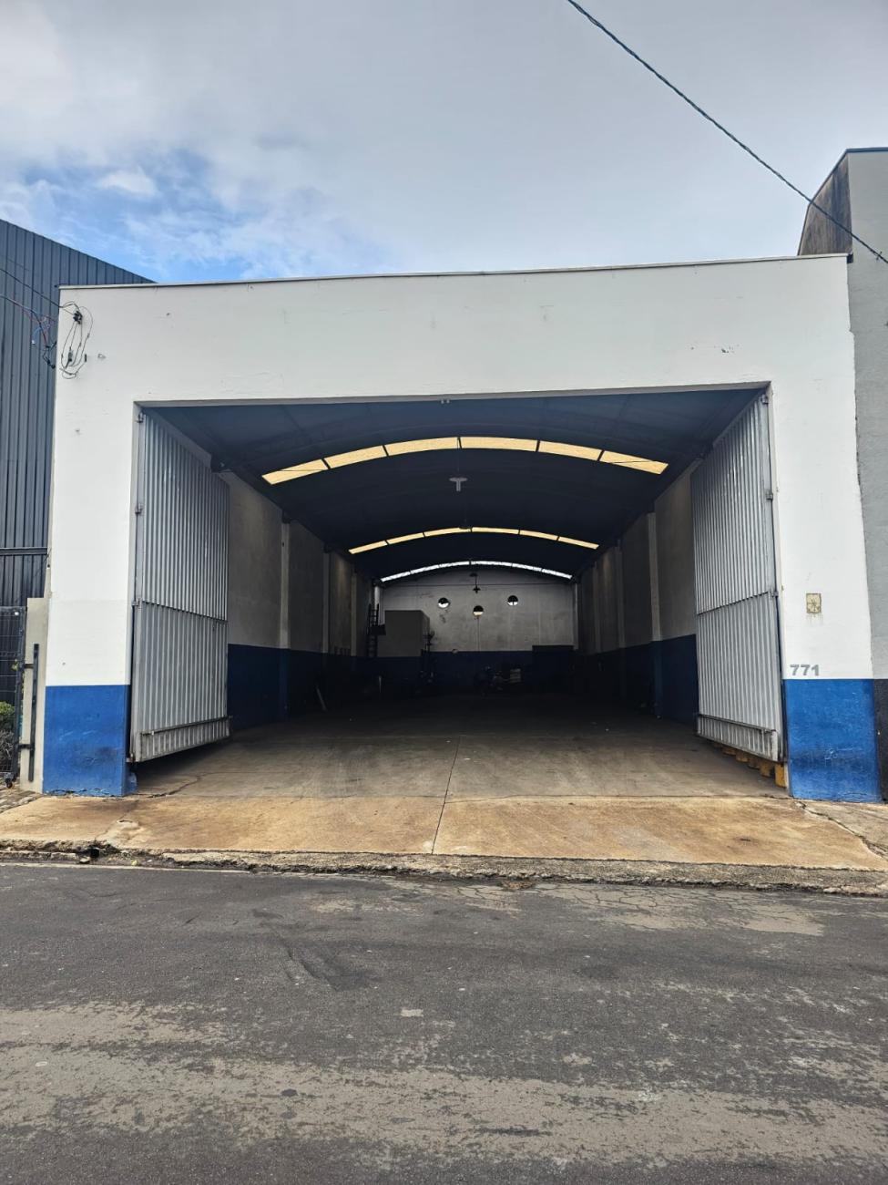 Loja-Salão, 325 m² - Foto 1