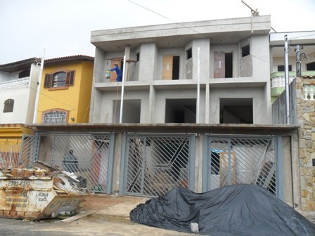 Sobrado a venda